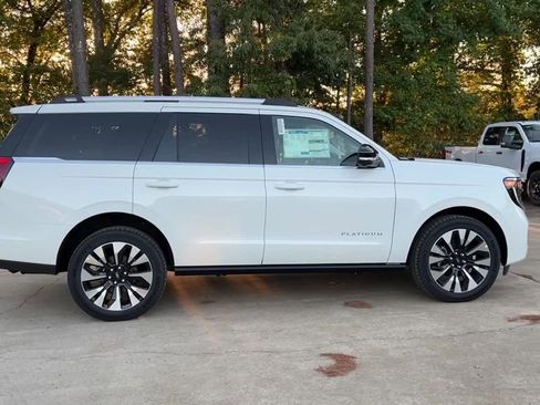 New 2025 Ford Expedition Platinum w/ Platinum Ultimate Package image 7