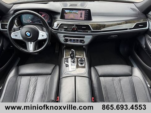 Used 2022 BMW 750i xDrive w/ Executive Package AWD/4WD image 21