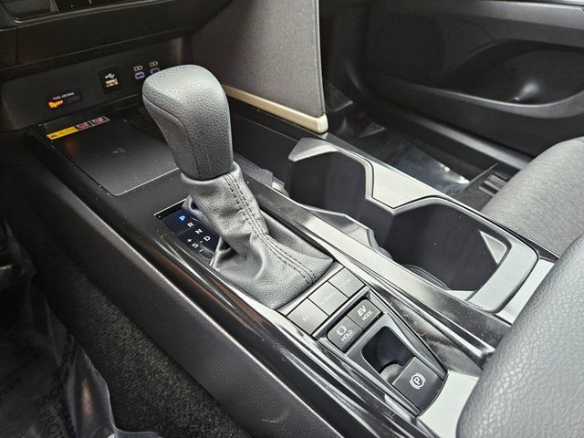 Used 2025 Toyota Camry LE FWD image 32