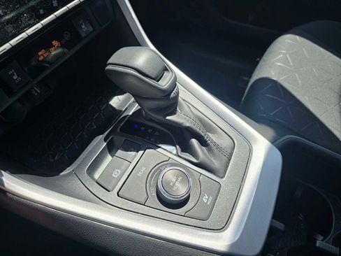 Used 2025 Toyota RAV4 XLE w/ Convenience Package image 31