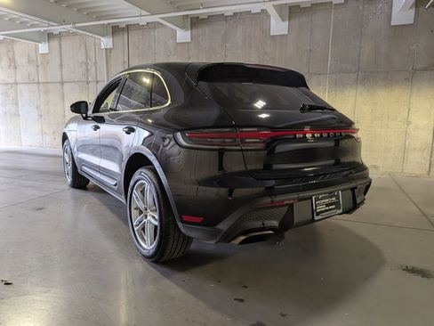 Certified 2024 Porsche Macan image 3