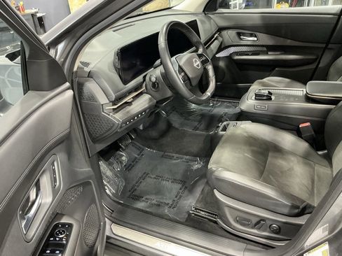 Used 2023 Nissan Ariya FWD image 3