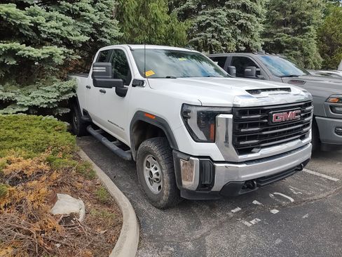 Used 2024 GMC Sierra 2500 Pro w/ Convenience Package AWD/4WD image 2