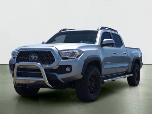 Used 2019 Toyota Tacoma TRD Off-Road w/ TRD Premium Off Road Package image 2