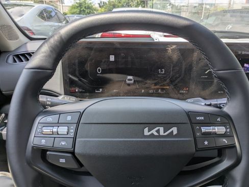 Used 2025 Kia K4 EX FWD image 9