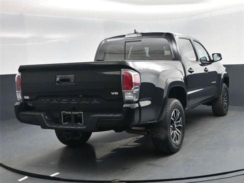 Used 2021 Toyota Tacoma TRD Sport w/ TRD Premium Sport Package image 19