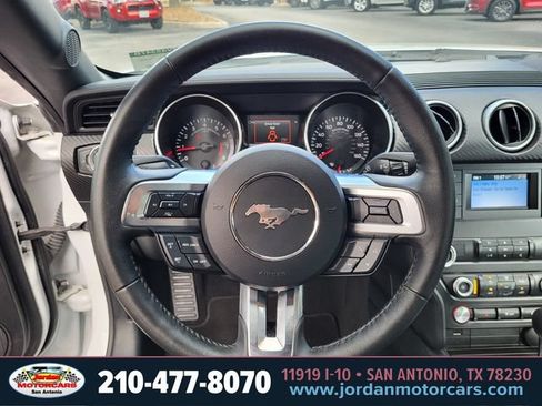 Used 2022 Ford Mustang Coupe RWD image 25