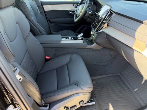 New 2026 Volvo XC90 B6 Plus w/ Protection Package Premier image 10