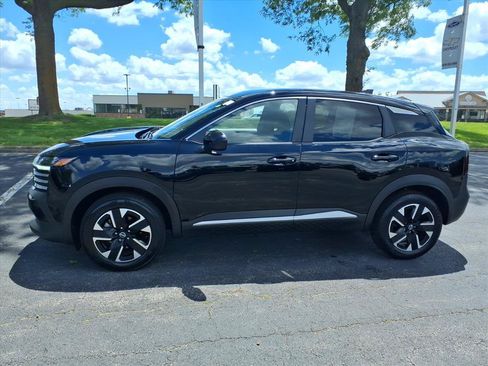 Used 2025 Nissan Kicks SV AWD/4WD image 4
