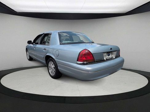 Used 2003 Ford Crown Victoria LX RWD image 6