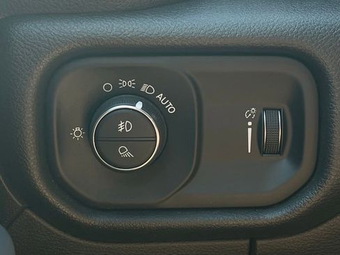 Used 2022 RAM 1500 Big Horn AWD/4WD image 18