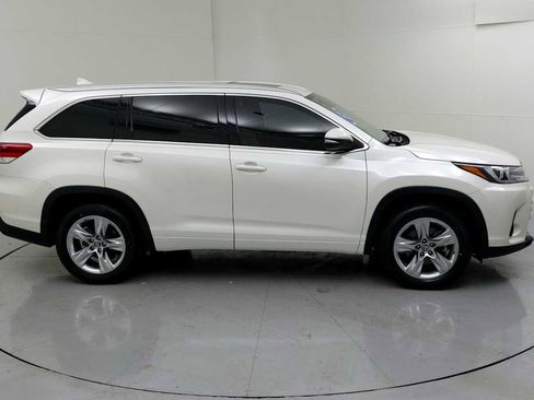 Used 2017 Toyota Highlander Limited image 12
