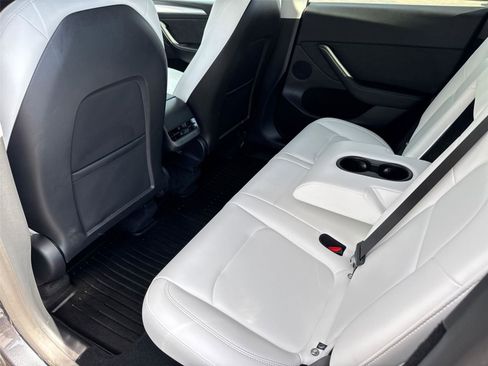 Used 2025 Tesla Model Y Long Range image 22