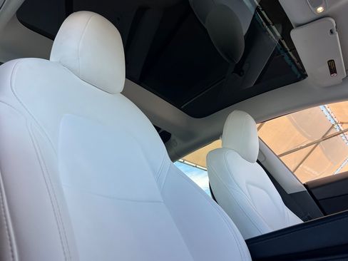 Used 2021 Tesla Model 3 Performance AWD/4WD image 16