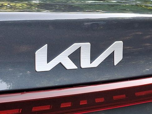 Used 2023 Kia Forte LXS w/ LXS Technology Package FWD image 29