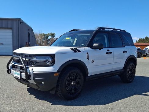 Used 2025 Ford Bronco Sport Outer Banks w/ Sasquatch Outer Banks Package image 3