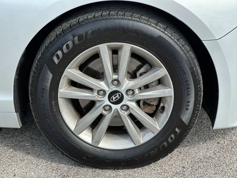 Used 2015 Hyundai Sonata SE w/ Option Group 09 FWD image 28