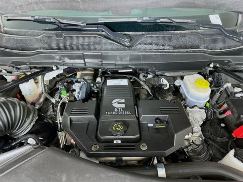 Used 2024 RAM 2500 Laramie image 33