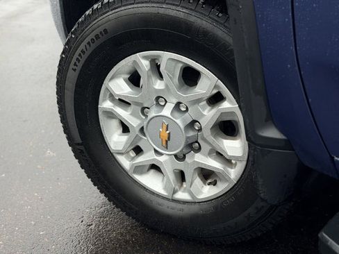 Used 2024 Chevrolet Silverado 2500 LT w/ Convenience Package image 27