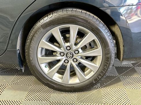 Used 2017 Toyota Camry XLE image 28