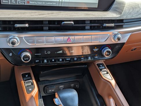 Used 2024 Kia Telluride EX X-Line AWD/4WD image 25