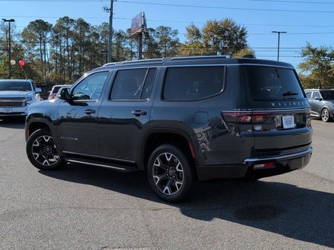 Used 2024 Jeep Wagoneer Series III image 9