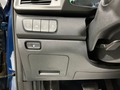 Used 2019 Kia Niro LX FWD image 16