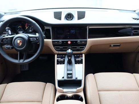 New 2026 Porsche Macan image 21