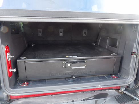 Used 2022 Ford Bronco Badlands image 9