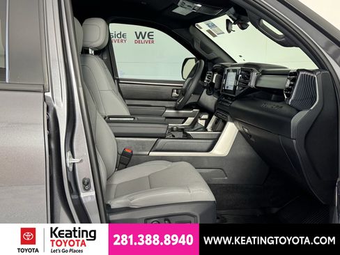 Used 2025 Toyota Tundra SR5 w/ SR5 Premium Package AWD/4WD image 20
