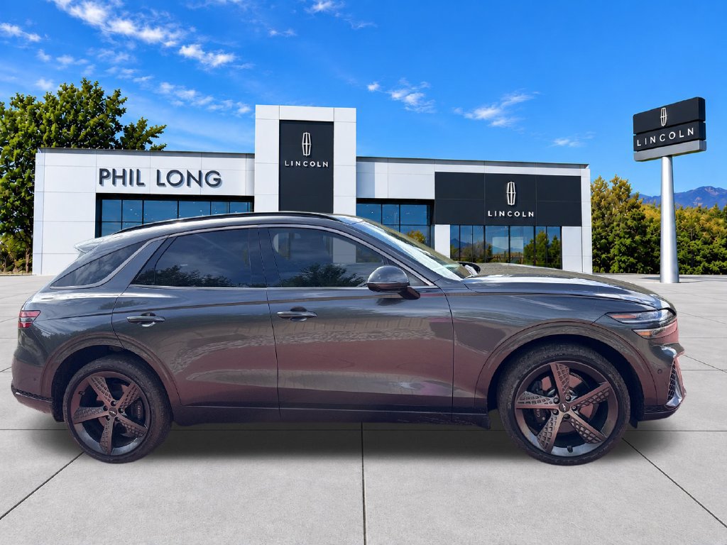 Used 2024 Genesis GV70 2.5T w/ Sport Prestige Package AWD/4WD image 8