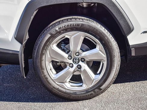 Used 2019 Toyota RAV4 Limited image 10