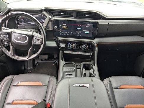 Used 2025 GMC Sierra 2500 AT4 w/ AT4 Premium Plus Package AWD/4WD image 15