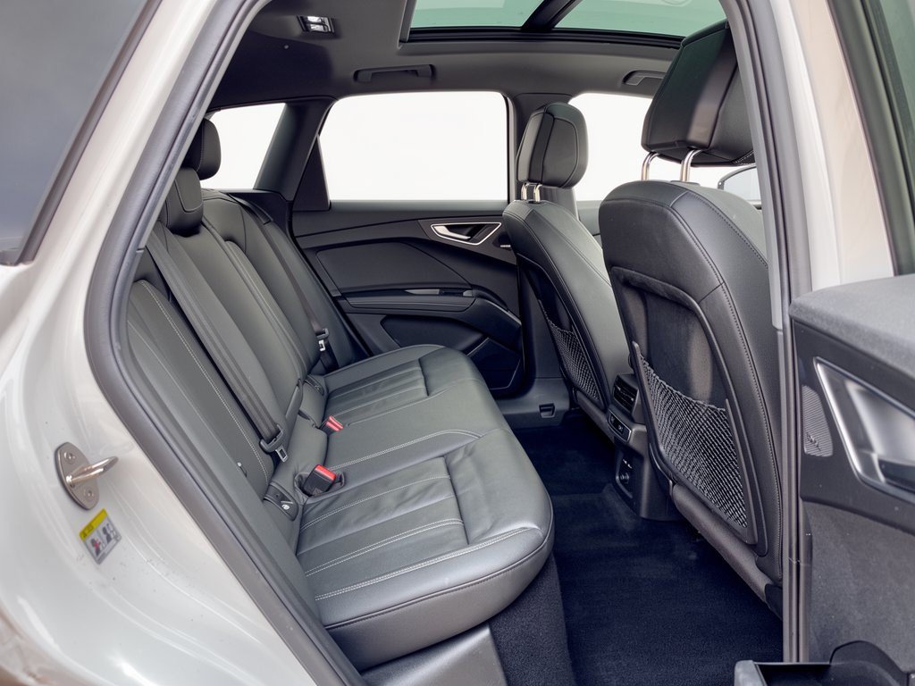 Used 2023 Audi Q4 e-tron Premium Plus RWD image 28