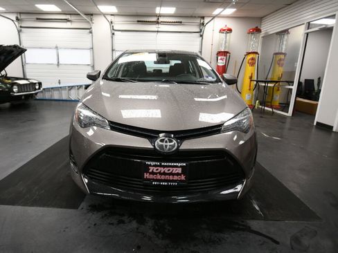 Used 2019 Toyota Corolla LE image 2