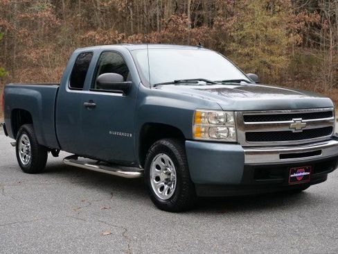 Used 2009 Chevrolet Silverado 1500 W/T w/ LS Package image 4