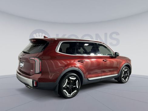 Used 2024 Kia Telluride EX w/ EX Captain's Chair Package AWD/4WD image 7