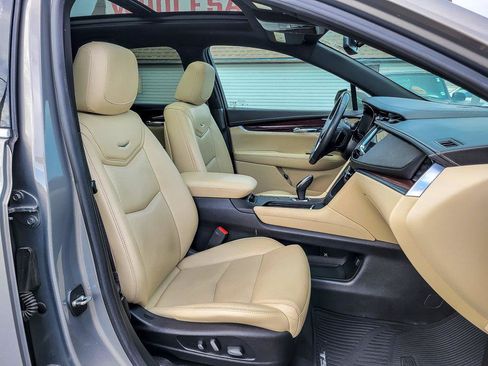 Used 2017 Cadillac XT5 Premium Luxury w/ Driver Assist Package AWD/4WD image 35