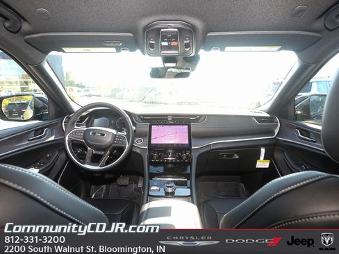 New 2025 Jeep Grand Cherokee L Limited AWD/4WD image 23