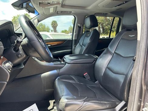 Used 2017 Cadillac Escalade ESV Premium Luxury AWD/4WD image 13