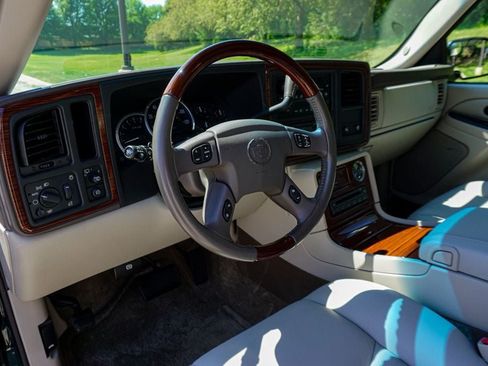 Used 2003 Cadillac Escalade AWD image 8