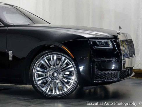 Used 2022 Rolls-Royce Ghost AWD/4WD image 2