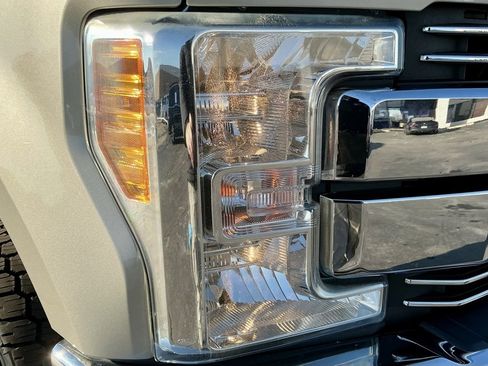 Used 2017 Ford F250 Lariat w/ Lariat Value Package image 8