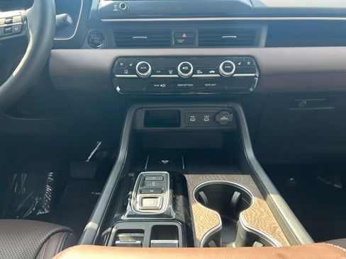 Used 2026 Honda Pilot Elite image 11