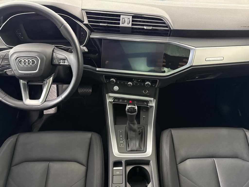 Used 2020 Audi Q3 2.0T Premium w/ Convenience Package AWD/4WD image 14