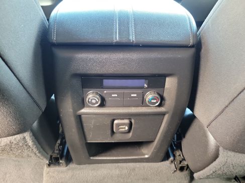 Used 2023 Chevrolet Traverse LT FWD image 10