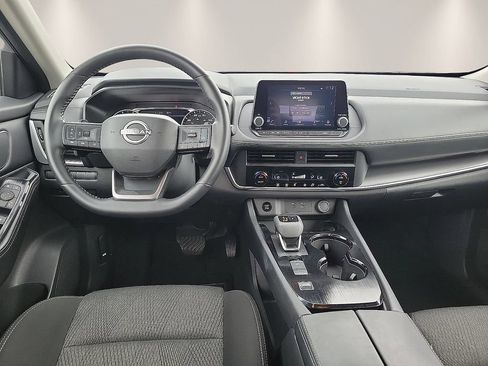 Used 2025 Nissan Rogue SV FWD image 9