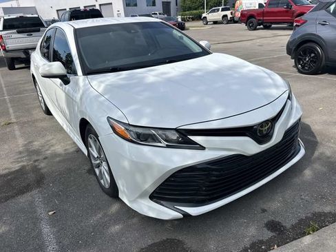 Used 2020 Toyota Camry LE FWD image 3