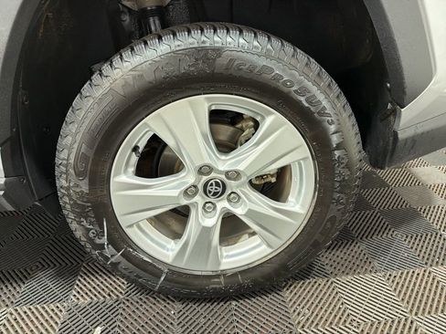Used 2021 Toyota RAV4 XLE w/ XLE Grade Weather Package image 31