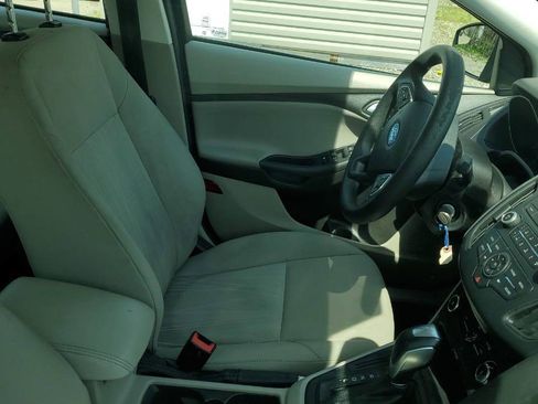 Used 2015 Ford Focus SE FWD image 7